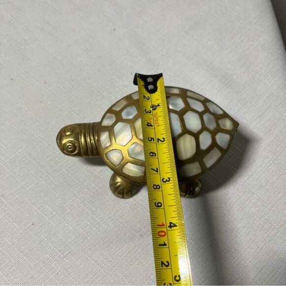 Brass Turtle Trinket Boxfooted ring dish with inlaid mother of pearl Vintage - Picture 7 of 7